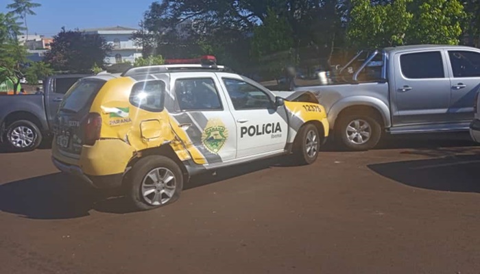 Guaraniaçu - Viatura da PM se envolve em acidente no centro da cidade